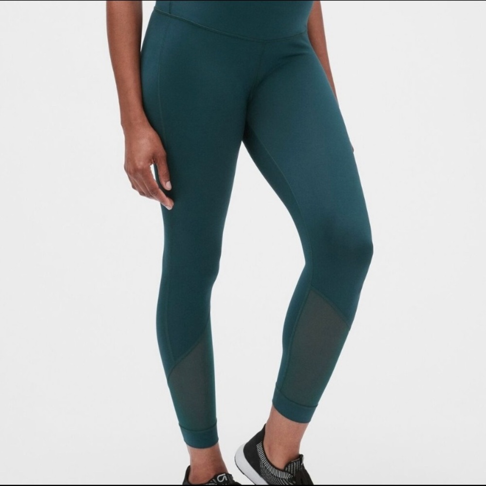 ISO GAP MATERNITY LEGGING.
